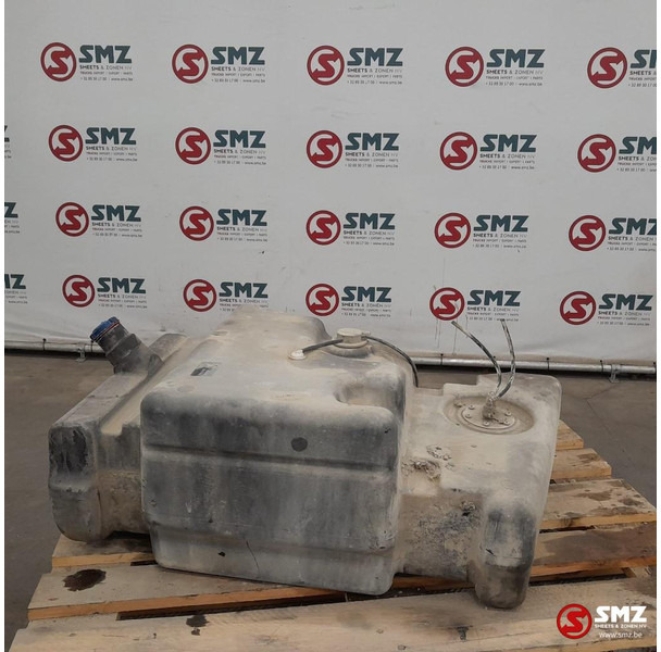 DAF Occ AdBluetank 100L DAF - Kraftstoffaufbereitung/ Kraftstoffförderung für LKW: das Bild 2 DAF Occ AdBluetank 100L DAF - Kraftstoffaufbereitung/ Kraftstoffförderung für LKW: das Bild 2