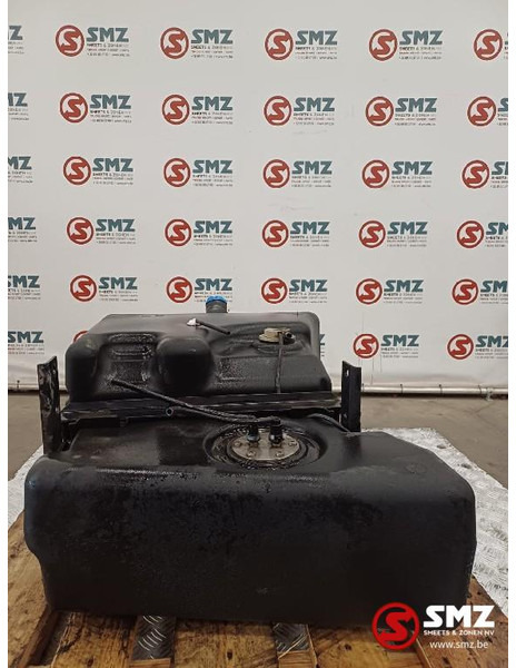 DAF Occ AdBluetank 100L Euro5 DAF - Kraftstoffaufbereitung/ Kraftstoffförderung für LKW: das Bild 4 DAF Occ AdBluetank 100L Euro5 DAF - Kraftstoffaufbereitung/ Kraftstoffförderung für LKW: das Bild 4