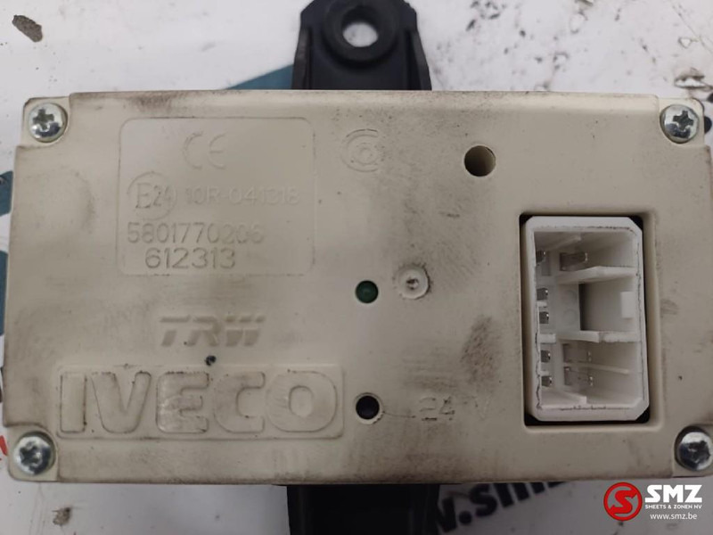 Iveco Occ ECU centrale vergrendeling Iveco - Steuergerät für LKW: das Bild 3 Iveco Occ ECU centrale vergrendeling Iveco - Steuergerät für LKW: das Bild 3