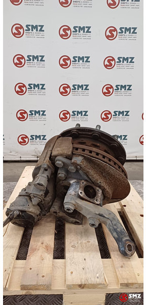 Iveco Occ wielnaaf + remklauw links meeloopas Iveco - Lenkung für LKW: das Bild 2 Iveco Occ wielnaaf + remklauw links meeloopas Iveco - Lenkung für LKW: das Bild 2