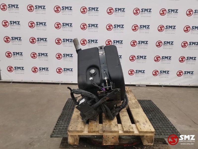 Mercedes-Benz Occ AdBlue tank 95L met pomp - AdBlue Tank für LKW: das Bild 2 Mercedes-Benz Occ AdBlue tank 95L met pomp - AdBlue Tank für LKW: das Bild 2