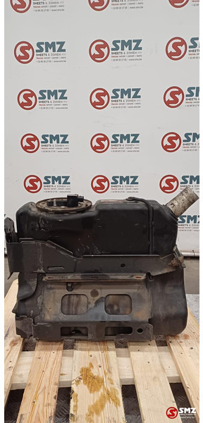 Mercedes-Benz Occ AdBluetank 25L + AdBlueniveausensor Mercedes - Kraftstoffaufbereitung/ Kraftstoffförderung für LKW: das Bild 2 Mercedes-Benz Occ AdBluetank 25L + AdBlueniveausensor Mercedes - Kraftstoffaufbereitung/ Kraftstoffförderung für LKW: das Bild 2