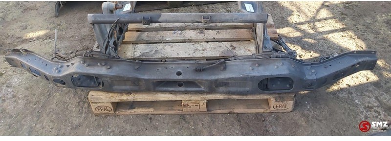 Mercedes-Benz Occ Bumperbalk vooraan met steunen Atego 1828 - Stoßstange für LKW: das Bild 4 Mercedes-Benz Occ Bumperbalk vooraan met steunen Atego 1828 - Stoßstange für LKW: das Bild 4