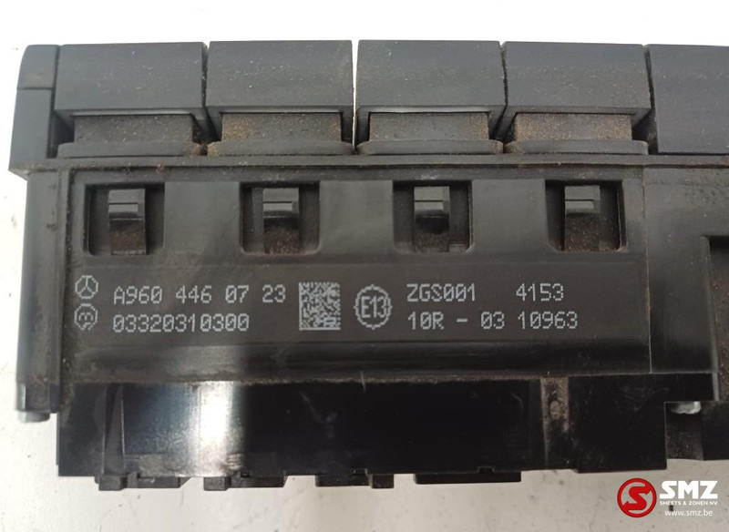 Mercedes-Benz Occ bedieningspaneelschakelaars Mercedes - Elektrische Ausrüstung für LKW: das Bild 5 Mercedes-Benz Occ bedieningspaneelschakelaars Mercedes - Elektrische Ausrüstung für LKW: das Bild 5