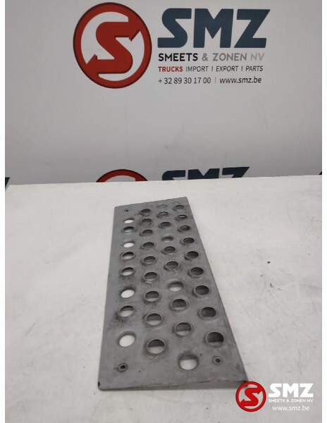 Mercedes-Benz Occ losse trede opstapbak Mercedes Actros A9416663 - Fenster und Teile für LKW: das Bild 1 Mercedes-Benz Occ losse trede opstapbak Mercedes Actros A9416663 - Fenster und Teile für LKW: das Bild 1