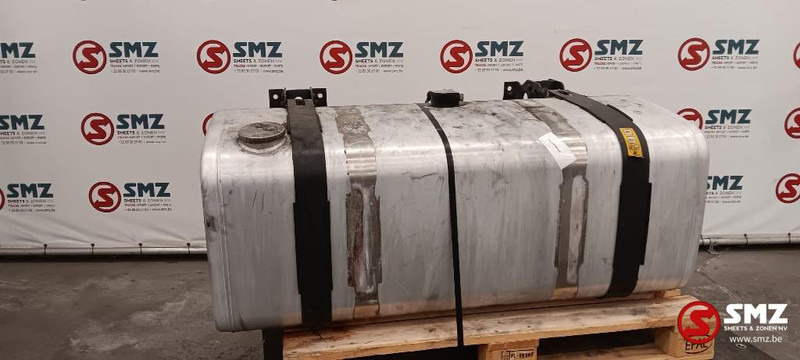Renault Occ brandstoftank 415L + steunen Renault - Kraftstofftank für LKW: das Bild 1 Renault Occ brandstoftank 415L + steunen Renault - Kraftstofftank für LKW: das Bild 1