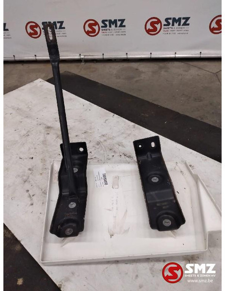 Renault Occ cabinespoiler links Renault - Aeropack/ Spoiler für LKW: das Bild 2 Renault Occ cabinespoiler links Renault - Aeropack/ Spoiler für LKW: das Bild 2