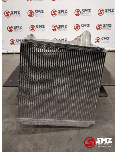 Renault Occ intercooler Renault T 7421162608 - Interkühler für LKW: das Bild 2 Renault Occ intercooler Renault T 7421162608 - Interkühler für LKW: das Bild 2