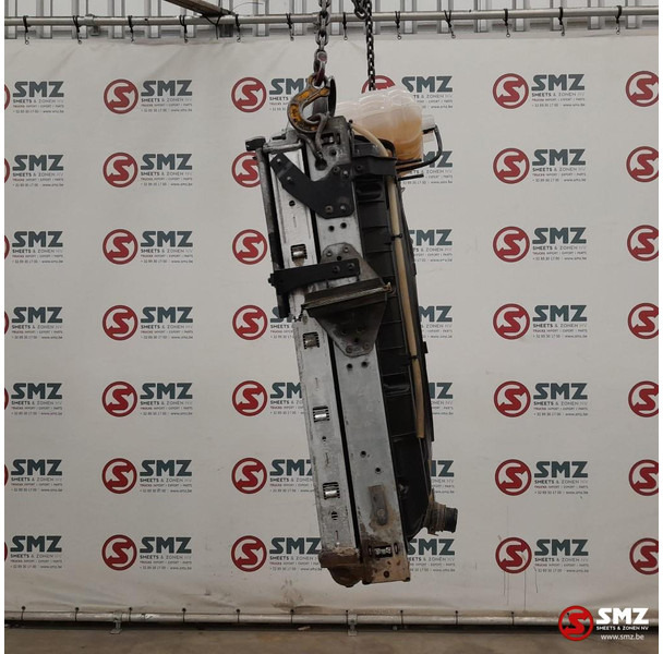 Renault Occ radiator + intercooler + expansievat Renault - Kühler für LKW: das Bild 3 Renault Occ radiator + intercooler + expansievat Renault - Kühler für LKW: das Bild 3