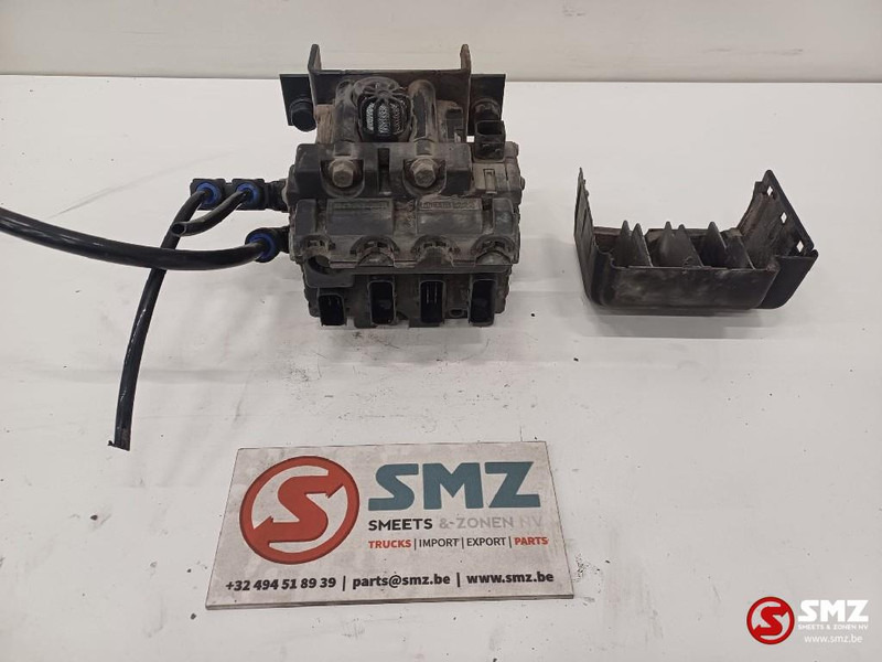 Scania Occ ECU ELC4 regeleenheid + EBS klep Scania - Steuergerät für LKW: das Bild 1 Scania Occ ECU ELC4 regeleenheid + EBS klep Scania - Steuergerät für LKW: das Bild 1