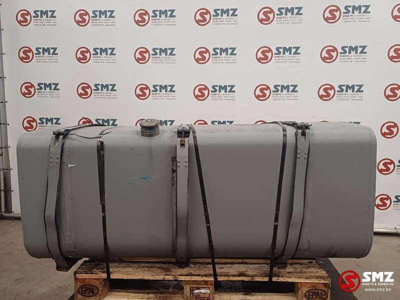 Scania Occ brandstoftank 700L Scania - Kraftstofftank für LKW: das Bild 1 Scania Occ brandstoftank 700L Scania - Kraftstofftank für LKW: das Bild 1