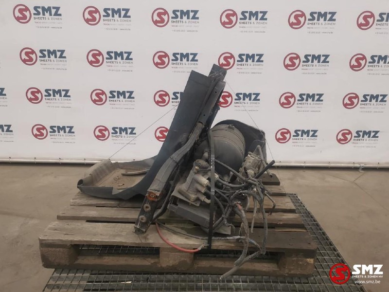 Volvo Occ Spatbord links met luchtketel Volvo FM9 - Karosserie und Außen für LKW: das Bild 1 Volvo Occ Spatbord links met luchtketel Volvo FM9 - Karosserie und Außen für LKW: das Bild 1