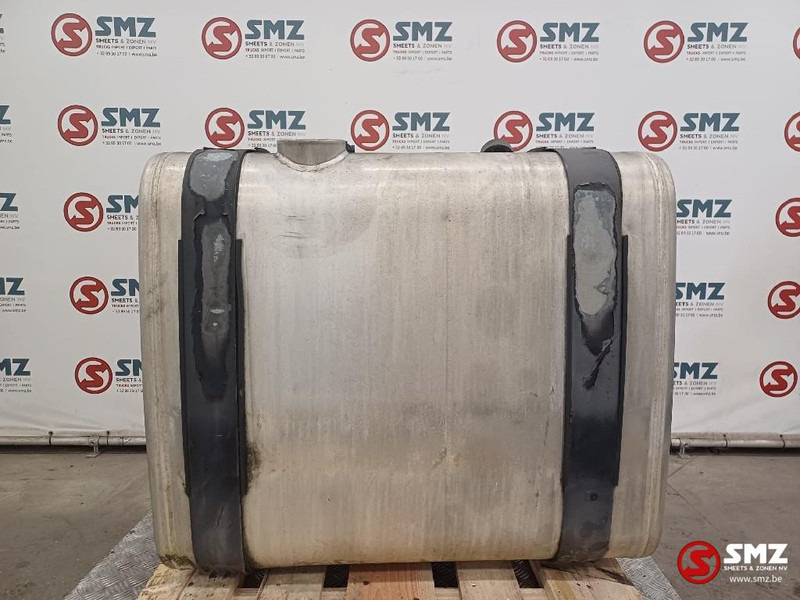 Volvo Occ brandstoftank met steunen 330L Volvo - Kraftstofftank für LKW: das Bild 1 Volvo Occ brandstoftank met steunen 330L Volvo - Kraftstofftank für LKW: das Bild 1