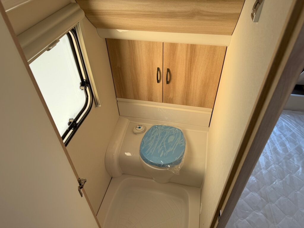 Wohnwagen, Zustand - NEU HOBBY DE LUXE 460 UFe 2025: das Bild 12