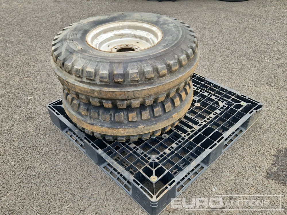 10.00-16 Tyre & Rim to suit Massey Ferguson (2 of) - Reifen: das Bild 2 10.00-16 Tyre & Rim to suit Massey Ferguson (2 of) - Reifen: das Bild 2