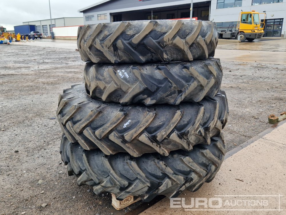 13.6-38 (2 of) & 11.2-28 (2 of) Tyre & Rim ro suit Massey Ferguson 390 - Reifen: das Bild 1 13.6-38 (2 of) & 11.2-28 (2 of) Tyre & Rim ro suit Massey Ferguson 390 - Reifen: das Bild 1