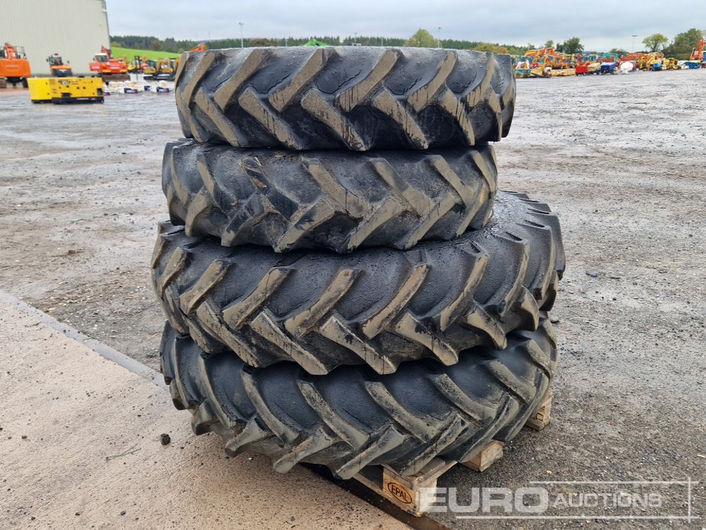 13.6-38 (2 of) & 11.2-28 (2 of) Tyre & Rim ro suit Massey Ferguson 390 - Reifen: das Bild 2 13.6-38 (2 of) & 11.2-28 (2 of) Tyre & Rim ro suit Massey Ferguson 390 - Reifen: das Bild 2