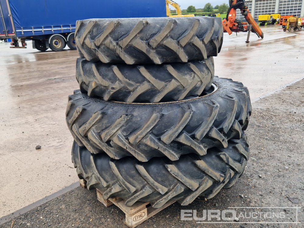 13.6-38 (2 of) & 11.2-28 (2 of) Tyre & Rim ro suit Massey Ferguson 390 - Reifen: das Bild 3 13.6-38 (2 of) & 11.2-28 (2 of) Tyre & Rim ro suit Massey Ferguson 390 - Reifen: das Bild 3