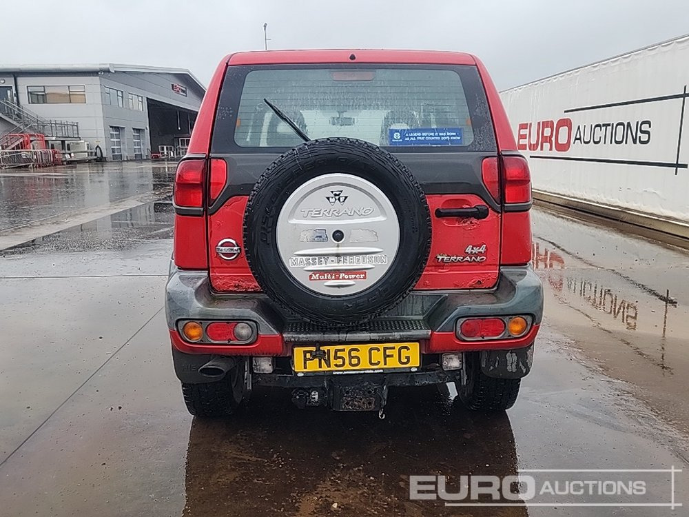 2006 Nissan Terrano - SUV/ Geländewagen: das Bild 4 2006 Nissan Terrano - SUV/ Geländewagen: das Bild 4
