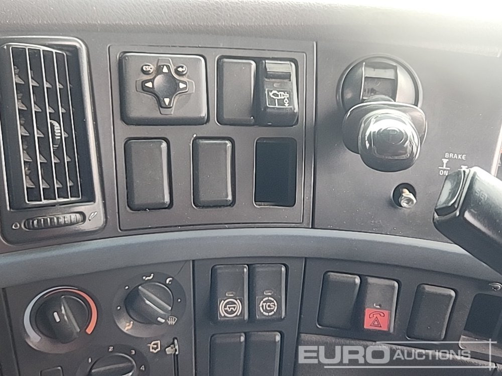 Pritsche LKW Für die Beförderung von schwere Technik 2006 Volvo FM9-380: das Bild 26