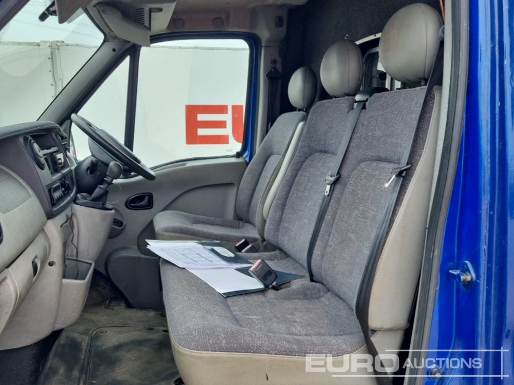 Koffer Transporter 2008 Nissan Interstar: das Bild 26