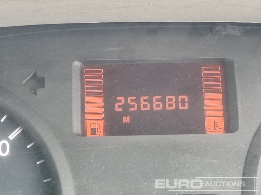 Koffer Transporter 2008 Nissan Interstar: das Bild 36
