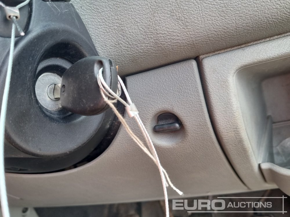 Koffer Transporter 2008 Nissan Interstar: das Bild 33