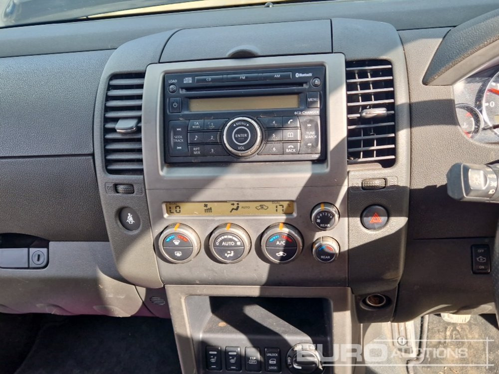 SUV/ Geländewagen 2009 Nissan Pathfinder: das Bild 32