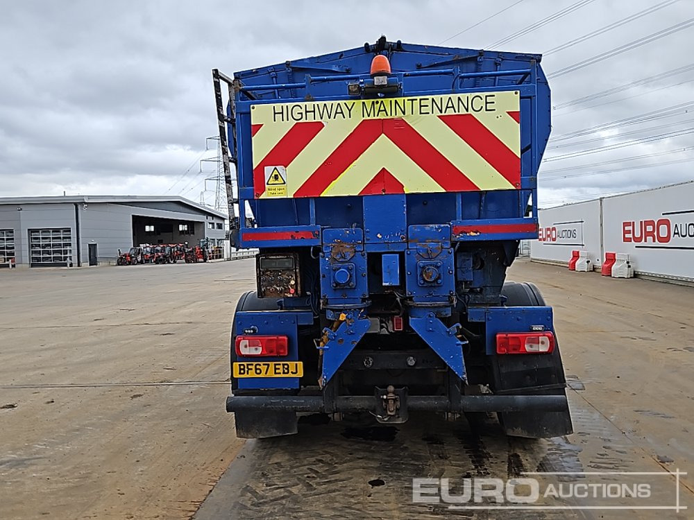 2017 DAF CF320 - Bitumenspritzmaschine: das Bild 4 2017 DAF CF320 - Bitumenspritzmaschine: das Bild 4