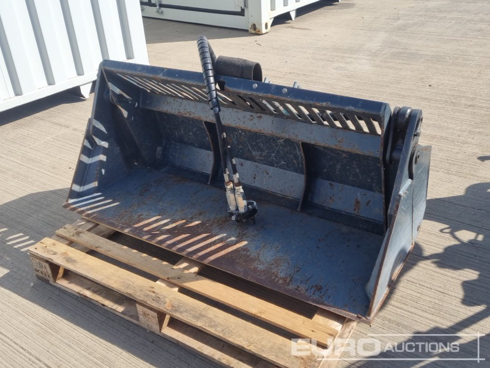 2018 Avant 56" Hydraulic 4 in 1 Bucket to suit Compact Wheeled Loader - Schaufel: das Bild 1 2018 Avant 56" Hydraulic 4 in 1 Bucket to suit Compact Wheeled Loader - Schaufel: das Bild 1