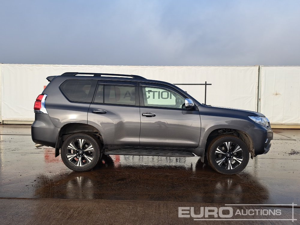 SUV/ Geländewagen 2022 Toyota Land Cruiser: das Bild 6