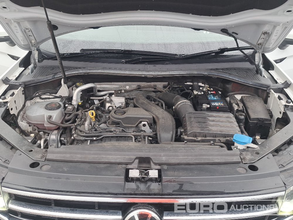 SUV/ Geländewagen 2023 Volkswagen Tiguan R-Line: das Bild 38