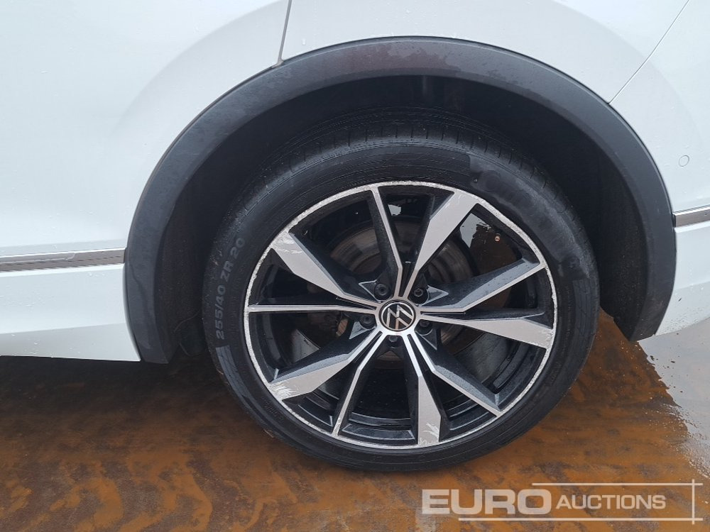 SUV/ Geländewagen 2023 Volkswagen Tiguan R-Line: das Bild 10