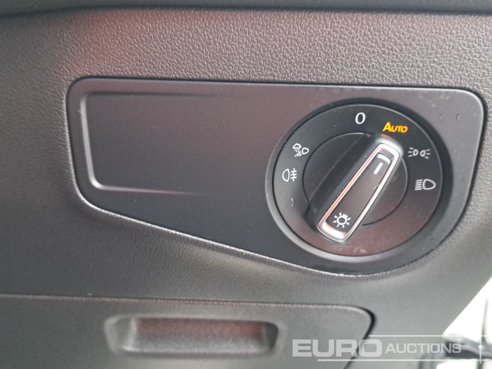 SUV/ Geländewagen 2023 Volkswagen Tiguan R-Line: das Bild 36