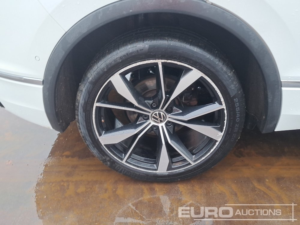 SUV/ Geländewagen 2023 Volkswagen Tiguan R-Line: das Bild 11