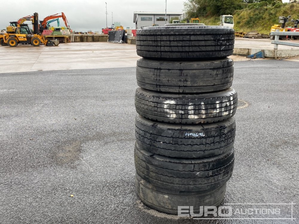 295/80R22.5 (6 of), 315/80R22.5 (5 of), 245/70R17 Tyre & Rim (6 of) - Reifen: das Bild 2 295/80R22.5 (6 of), 315/80R22.5 (5 of), 245/70R17 Tyre & Rim (6 of) - Reifen: das Bild 2