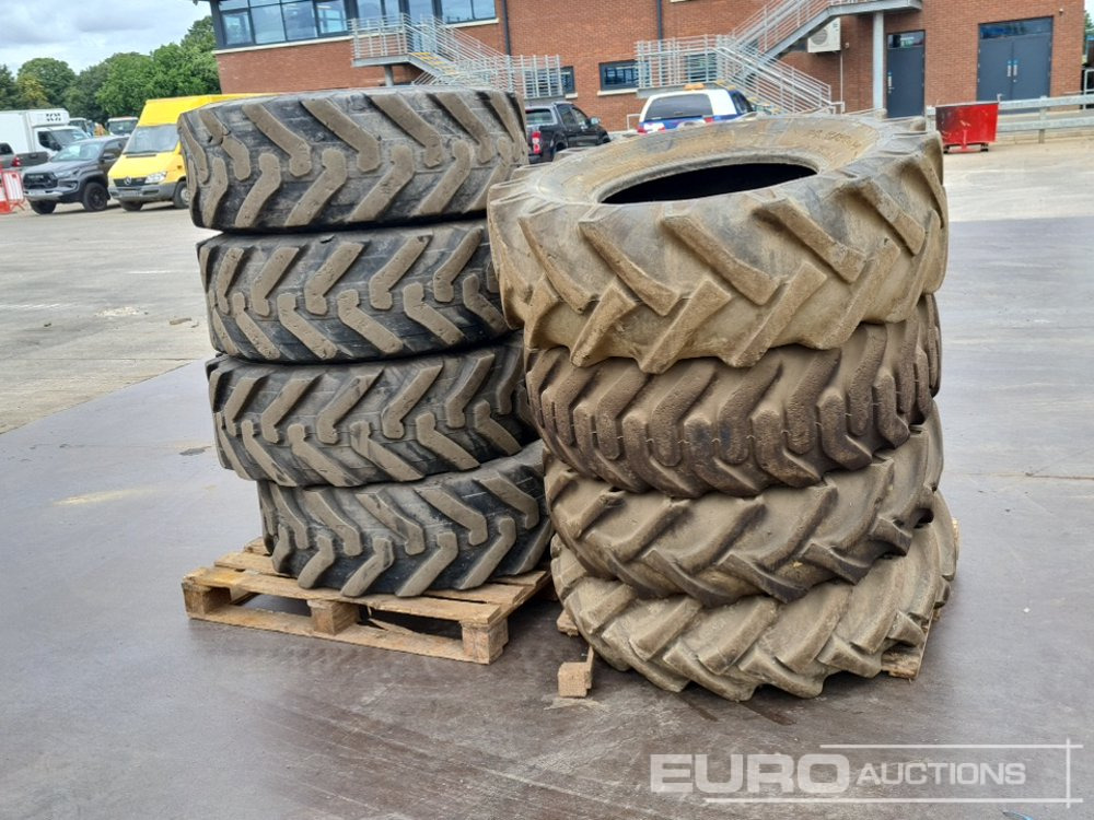 400/80 R24 Tyre (4 of), 16.5/85 R24 (4 of) - Reifen: das Bild 4 400/80 R24 Tyre (4 of), 16.5/85 R24 (4 of) - Reifen: das Bild 4