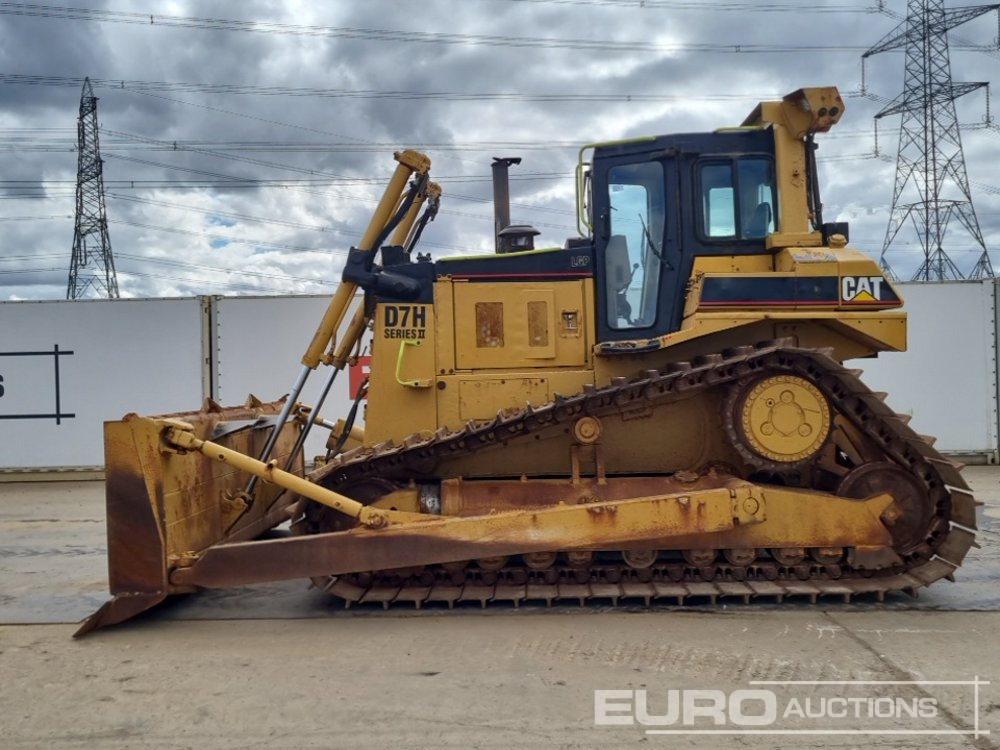 CAT D7H LGP - Bulldozer: das Bild 2 CAT D7H LGP - Bulldozer: das Bild 2