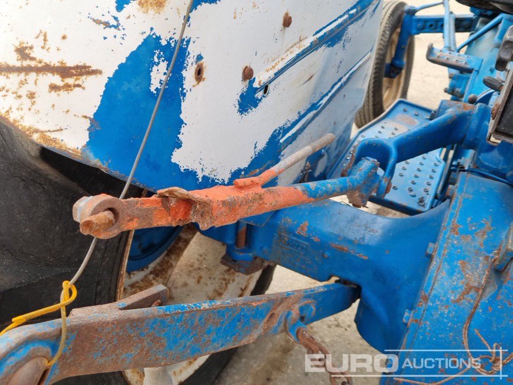 Traktor Ford 2000: das Bild 22