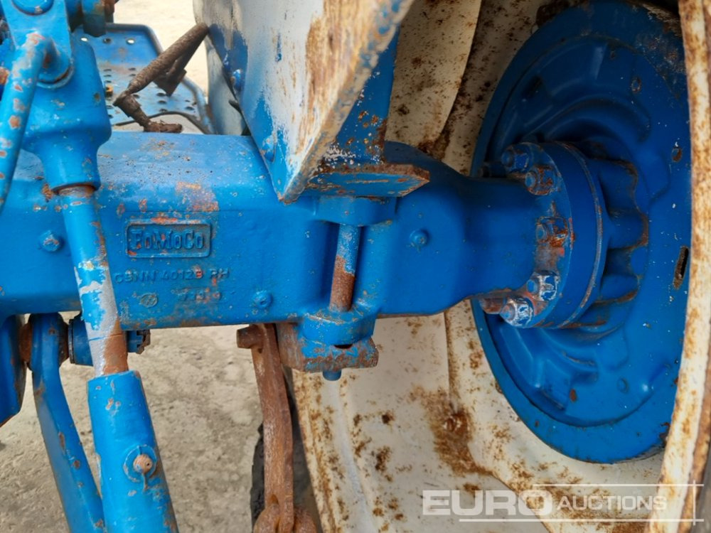 Traktor Ford 2000: das Bild 28