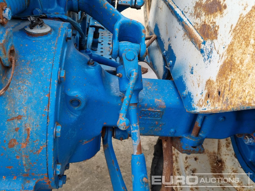 Traktor Ford 2000: das Bild 26