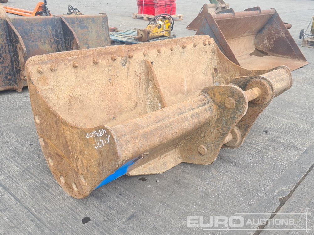 JCB 72" Ditching Bucket 65mm Pin to suit 13 Ton Excavator - Schaufel: das Bild 3 JCB 72" Ditching Bucket 65mm Pin to suit 13 Ton Excavator - Schaufel: das Bild 3