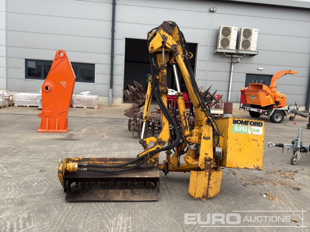 Bomford Hydraulic Flail Arm to suit 3 Point Linkage - Landmaschine: das Bild 2 Bomford Hydraulic Flail Arm to suit 3 Point Linkage - Landmaschine: das Bild 2