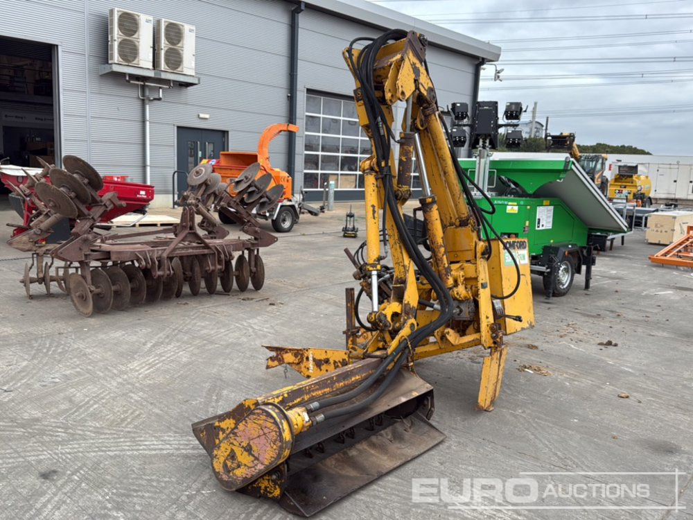 Bomford Hydraulic Flail Arm to suit 3 Point Linkage - Landmaschine: das Bild 1 Bomford Hydraulic Flail Arm to suit 3 Point Linkage - Landmaschine: das Bild 1
