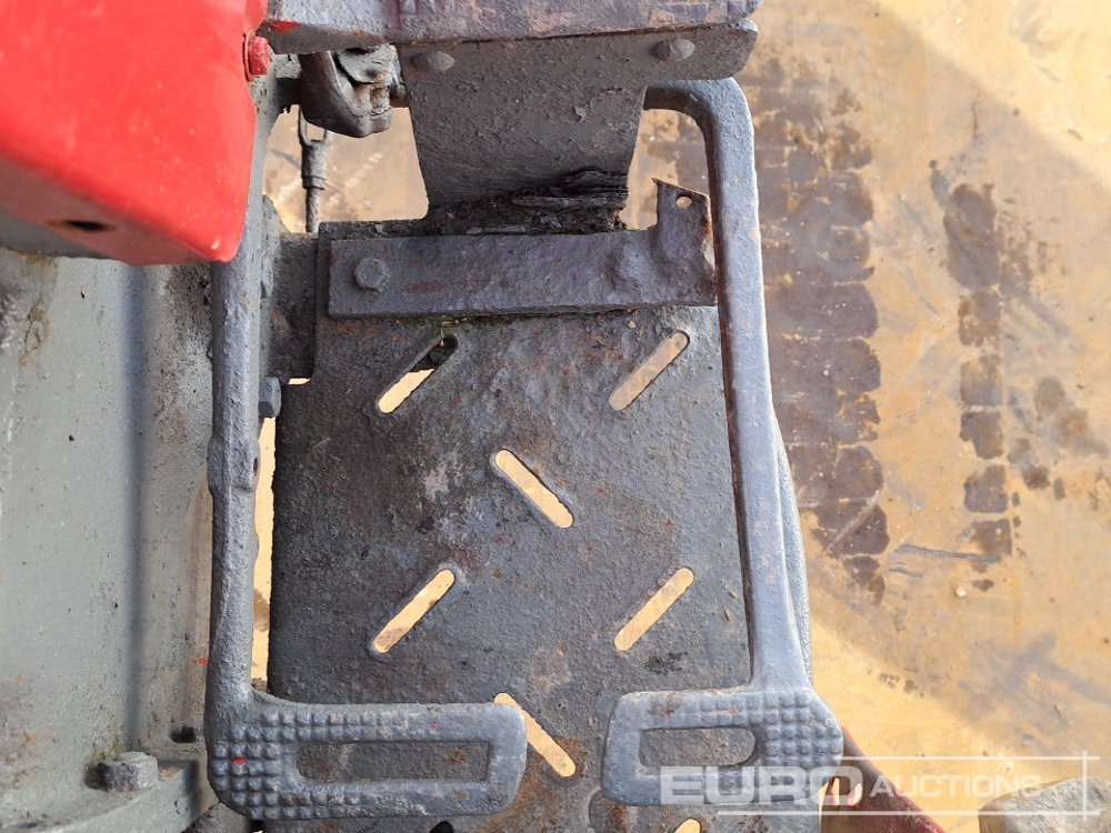 Traktor Massey Ferguson MF165: das Bild 27 Traktor Massey Ferguson MF165: das Bild 27