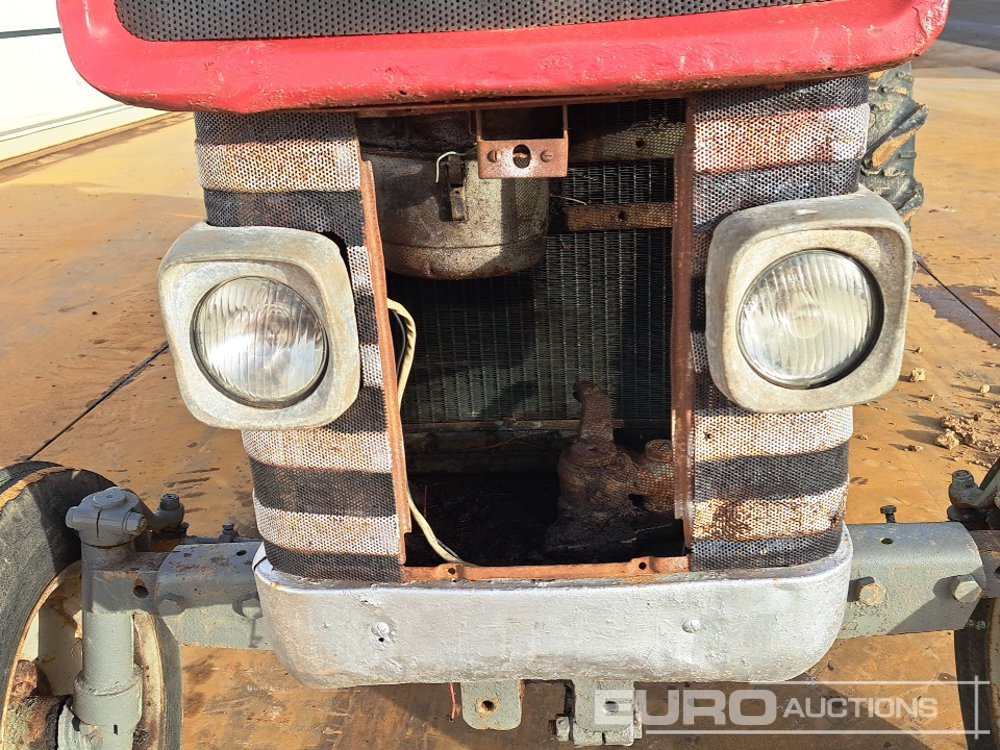 Traktor Massey Ferguson MF165: das Bild 13 Traktor Massey Ferguson MF165: das Bild 13