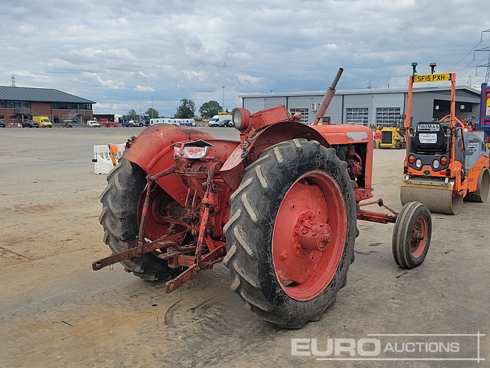 Nuffield 2WD Tractor - Traktor: das Bild 5 Nuffield 2WD Tractor - Traktor: das Bild 5