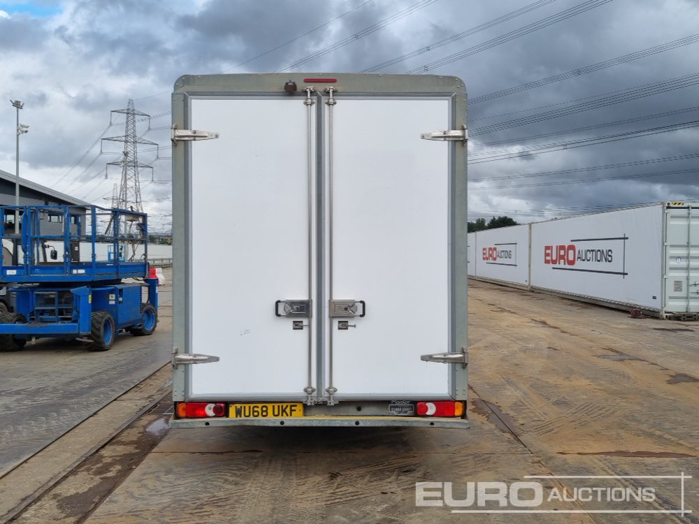 Renault Master 35 - Koffer Transporter: das Bild 4 Renault Master 35 - Koffer Transporter: das Bild 4
