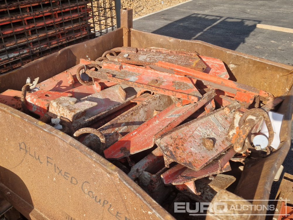 Baugeräte Stillage of Adjustable Formwork Brackets (8 of)Stillage of Peri Formwork Fittings & Brackets (12 of), Stillage of Articulated Couplers (4 of): das Bild 23