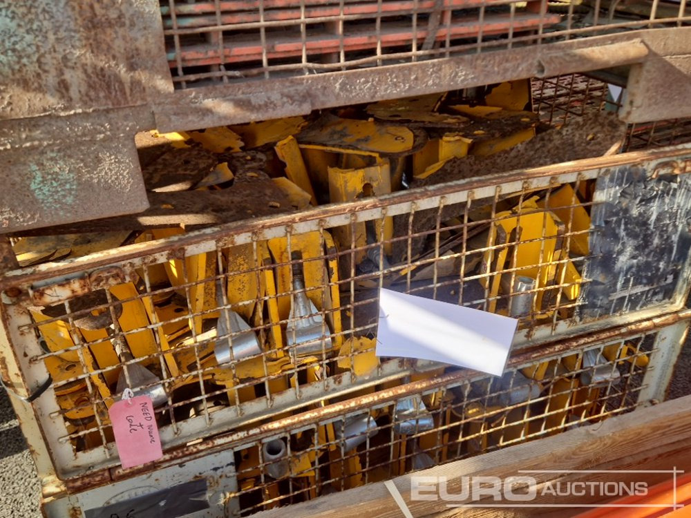 Baugeräte Stillage of Adjustable Formwork Brackets (8 of)Stillage of Peri Formwork Fittings & Brackets (12 of), Stillage of Articulated Couplers (4 of): das Bild 20